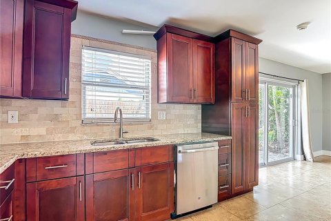 House in Tampa, Florida 3 bedrooms, 140.47 sq.m. № 1868990 - photo 26