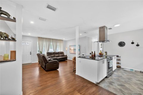 Villa ou maison à vendre à Valrico, Floride: 5 chambres, 164.9 m2 № 2202309 - photo 7