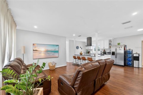 Villa ou maison à vendre à Valrico, Floride: 5 chambres, 164.9 m2 № 2202309 - photo 5