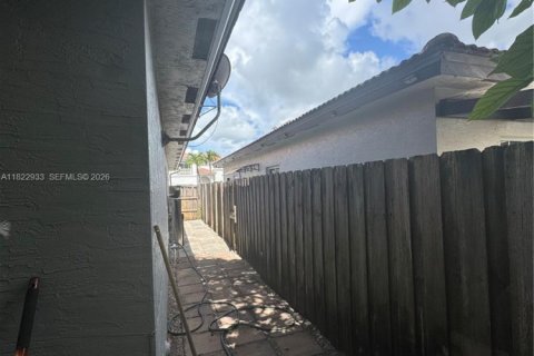 Купить виллу или дом в Хомстед, Флорида 4 спальни, 170.01м2, № 2019408 - фото 7