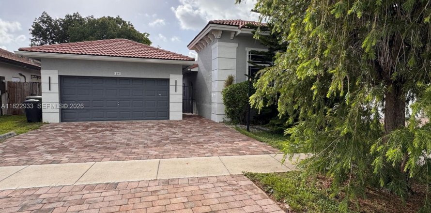Дом в Хомстед, Флорида 4 спальни, 170.01м2 № 2019408