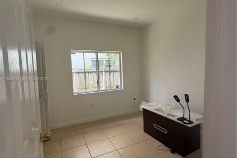 Купить виллу или дом в Хомстед, Флорида 4 спальни, 170.01м2, № 2019408 - фото 4