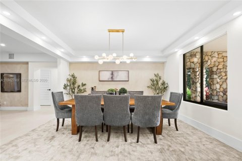 House in Davie, Florida 7 bedrooms, 797.19 sq.m. № 2000289 - photo 30