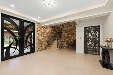 House in Davie, Florida 7 bedrooms, 797.19 sq.m. № 2000289 - photo 12