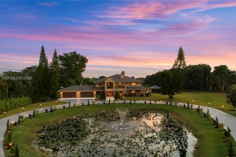 House in Davie, Florida 7 bedrooms, 797.19 sq.m. № 2000289