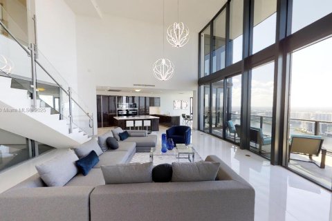 Condo in Sunny Isles Beach, Florida, 3 bedrooms № 2018513 - photo 24
