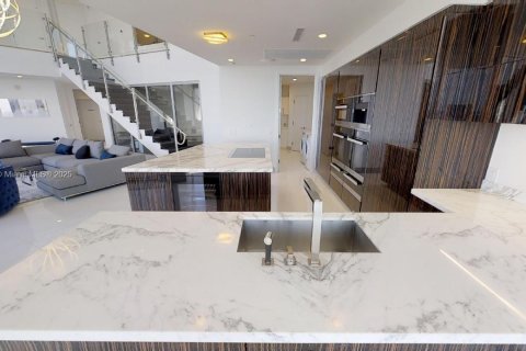 Condo in Sunny Isles Beach, Florida, 3 bedrooms № 2018513 - photo 29