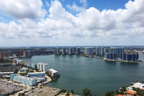 Condo in Sunny Isles Beach, Florida, 3 bedrooms № 2018513 - photo 28