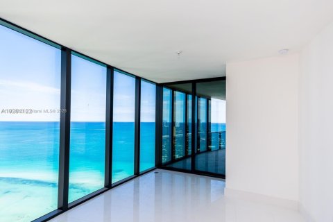 Condo in Sunny Isles Beach, Florida, 3 bedrooms № 2018513 - photo 19