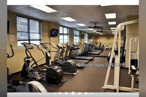 Condo in Sunny Isles Beach, Florida, 3 bedrooms № 2018513 - photo 11