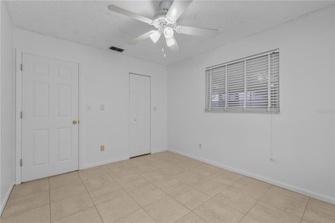 House in Lehigh Acres, Florida 2 bedrooms, 75.81 sq.m. № 2222917 - photo 26