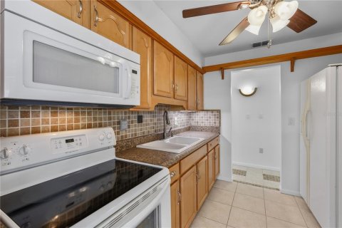 House in Lehigh Acres, Florida 2 bedrooms, 75.81 sq.m. № 2222917 - photo 13