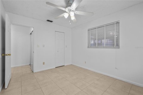 House in Lehigh Acres, Florida 2 bedrooms, 75.81 sq.m. № 2222917 - photo 25