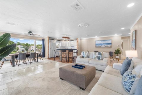 Condo in Seminole, Florida, 2 bedrooms  № 1765682 - photo 11