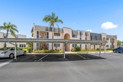 Condo in Seminole, Florida, 2 bedrooms  № 1765682 - photo 2