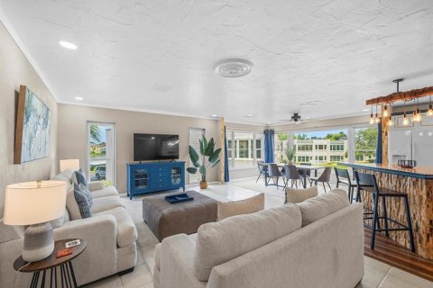 Condo in Seminole, Florida, 2 bedrooms  № 1765682 - photo 9