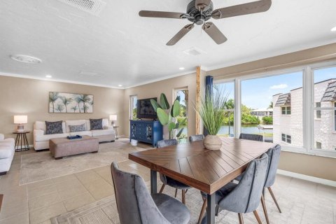 Condo in Seminole, Florida, 2 bedrooms  № 1765682 - photo 16
