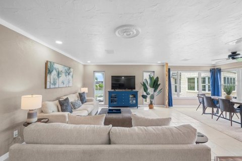 Condo in Seminole, Florida, 2 bedrooms  № 1765682 - photo 8