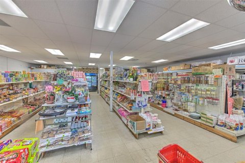 Купить коммерческую недвижимость в Лейкленд, Флорида 1227.98м2, № 1773212 - фото 16