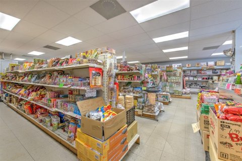 Купить коммерческую недвижимость в Лейкленд, Флорида 1227.98м2, № 1773212 - фото 15