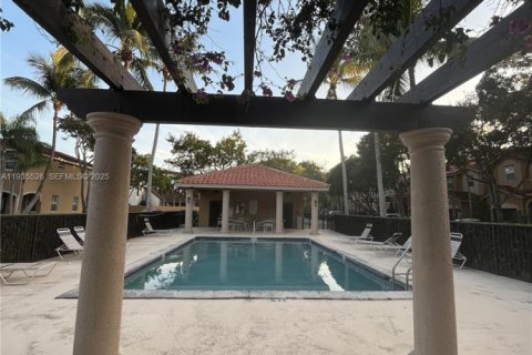 Townhouse in Miami, Florida 3 bedrooms, 146.69 sq.m. № 1994062 - photo 19