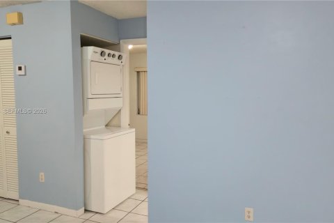 Apartment in Miami, Florida 2 bedrooms, 72 sq.m. № 2060823 - photo 6