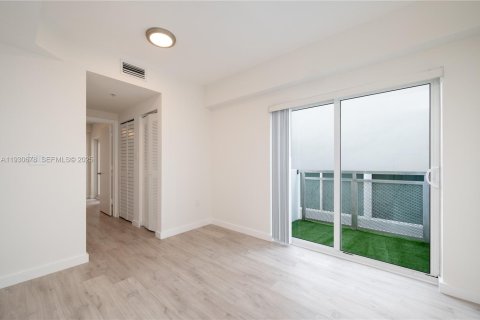 Copropriété à louer à Miami, Floride: 2 chambres, 103.03 m2 № 1989449 - photo 15