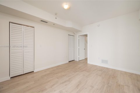 Copropriété à louer à Miami, Floride: 2 chambres, 103.03 m2 № 1989449 - photo 27