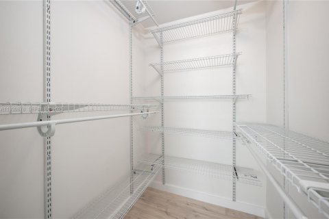 Copropriété à louer à Miami, Floride: 2 chambres, 103.03 m2 № 1989449 - photo 22