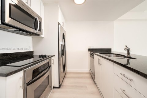 Copropriété à louer à Miami, Floride: 2 chambres, 103.03 m2 № 1989449 - photo 4