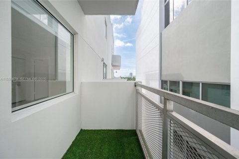 Copropriété à louer à Miami, Floride: 2 chambres, 103.03 m2 № 1989449 - photo 24