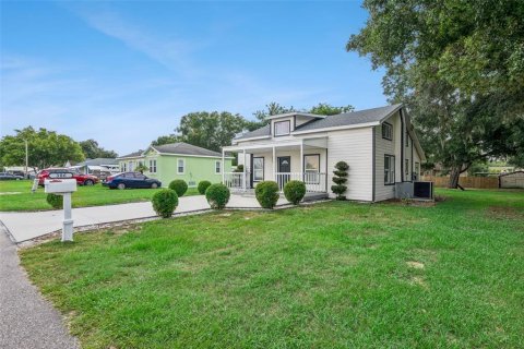 House in Minneola, Florida 5 bedrooms, 164.99 sq.m. № 2258701 - photo 3