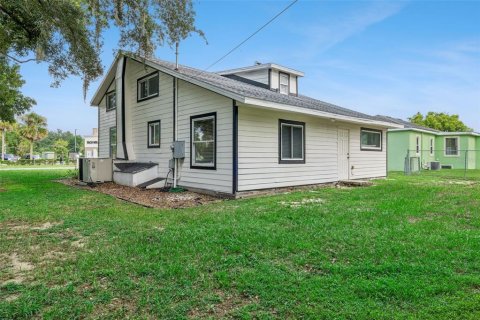House in Minneola, Florida 5 bedrooms, 164.99 sq.m. № 2258701 - photo 30