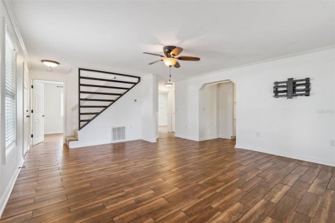 House in Minneola, Florida 5 bedrooms, 164.99 sq.m. № 2258701 - photo 6