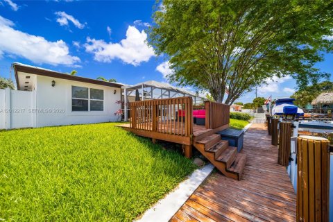Casa en venta en Pompano Beach, Florida, 4 dormitorios, 197.14 m2 № 2074558 - foto 2