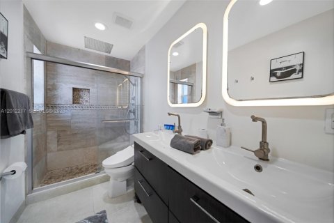 Casa en venta en Pompano Beach, Florida, 4 dormitorios, 197.14 m2 № 2074558 - foto 28