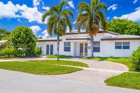 Casa en venta en Pompano Beach, Florida, 4 dormitorios, 197.14 m2 № 2074558 - foto 10