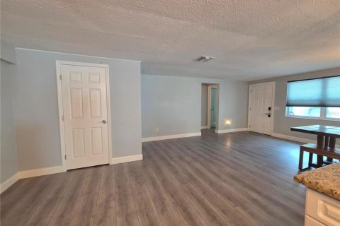 Villa ou maison à vendre à Port Richey, Floride: 3 chambres, 159.05 m2 № 2224936 - photo 3