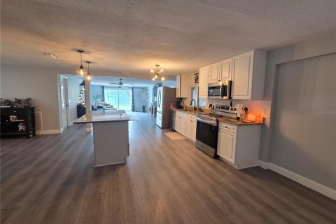 Villa ou maison à vendre à Port Richey, Floride: 3 chambres, 159.05 m2 № 2224936 - photo 5