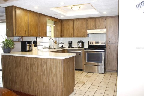 House in New Port Richey, Florida 4 bedrooms, 158.68 sq.m. № 1900674 - photo 19