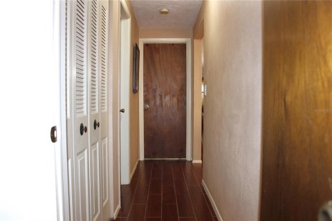 House in New Port Richey, Florida 4 bedrooms, 158.68 sq.m. № 1900674 - photo 25