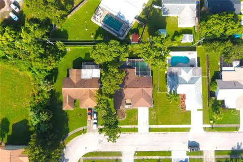 House in New Port Richey, Florida 4 bedrooms, 158.68 sq.m. № 1900674 - photo 5