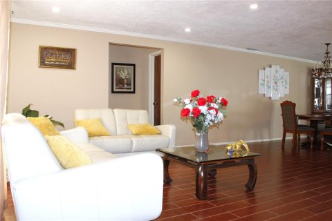House in New Port Richey, Florida 4 bedrooms, 158.68 sq.m. № 1900674 - photo 11