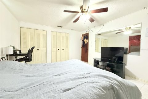 House in New Port Richey, Florida 4 bedrooms, 158.68 sq.m. № 1900674 - photo 27