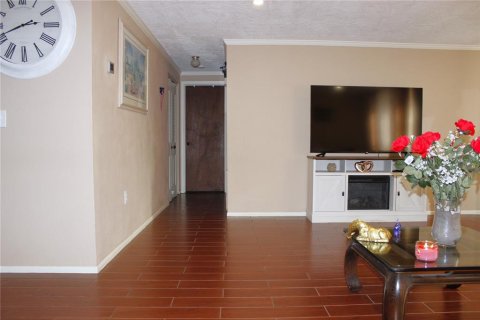 House in New Port Richey, Florida 4 bedrooms, 158.68 sq.m. № 1900674 - photo 15