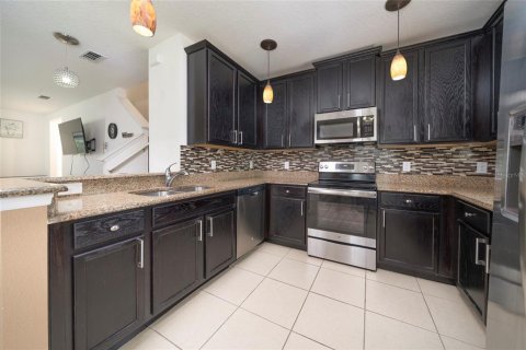 Touwnhouse à vendre à Davenport, Floride: 3 chambres, 152.92 m2 № 1765147 - photo 10