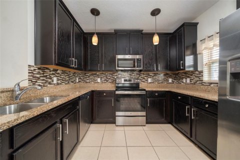 Touwnhouse à vendre à Davenport, Floride: 3 chambres, 152.92 m2 № 1765147 - photo 9