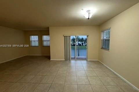 Apartment in Doral, Florida 2 bedrooms, 111.95 sq.m. № 2077923 - photo 27