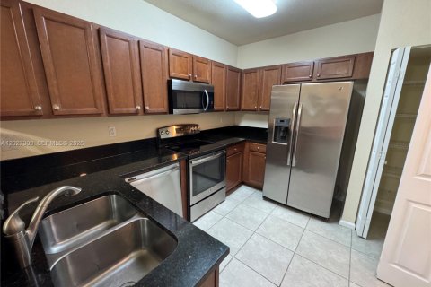 Apartment in Doral, Florida 2 bedrooms, 111.95 sq.m. № 2077923 - photo 2