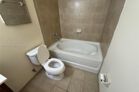 Apartment in Doral, Florida 2 bedrooms, 111.95 sq.m. № 2077923 - photo 5